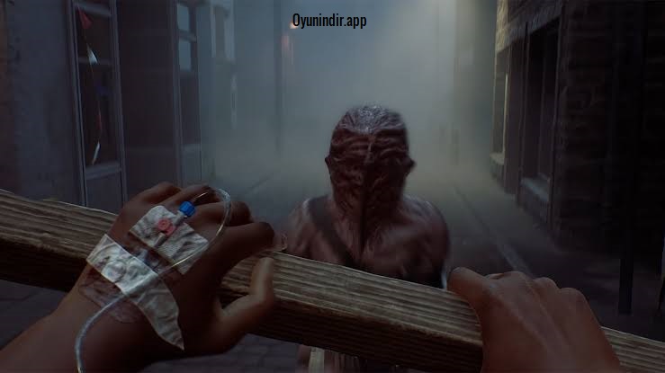 Silent Hill Townfall oyununda Simon’ın karanlık çevrede CRTV cep televizyonuyla parazitli sinyalleri araştırdığı birinci şahıs keşif sahnesi